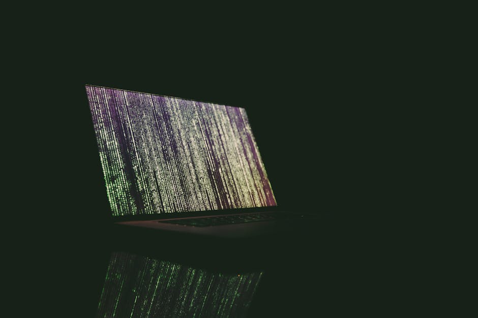 プログラミング学習のためのノートパソコンとコードエディタ